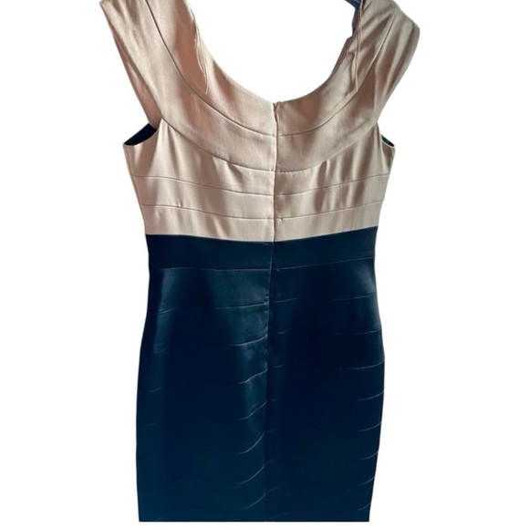 🦋. EUC MAGGY LONDON Women’s sheath midi banded black/ champagne gold, size 8 - Picture 4 of 13